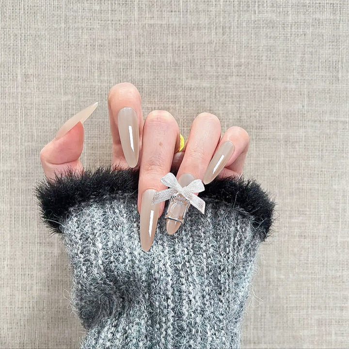 Elegante Kunstnagelspitzen mit glänzendem Finish Karnz