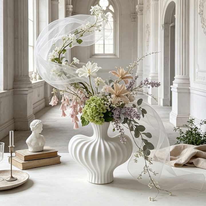 Skulptierte gerippte dekorative Vase Karnz