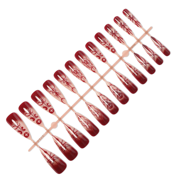Kunstnagelset mit eleganten, geometrischen Designs Karnz