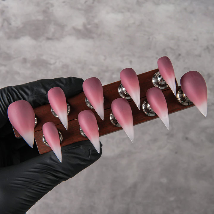 Künstlerische Stiletto-Nagelspitzen