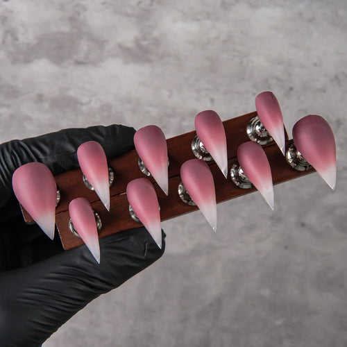 Künstlerische Stiletto-Nagelspitzen