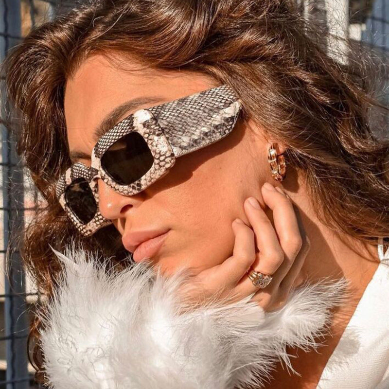 Damen extravagante Sonnenbrille mit auffälligem Schlangenmuster Karnz