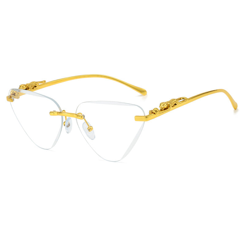 Damen Designer-Sonnenbrille mit kreativem, dreieckigem Rahmen und elegante goldene Akzente Karnz