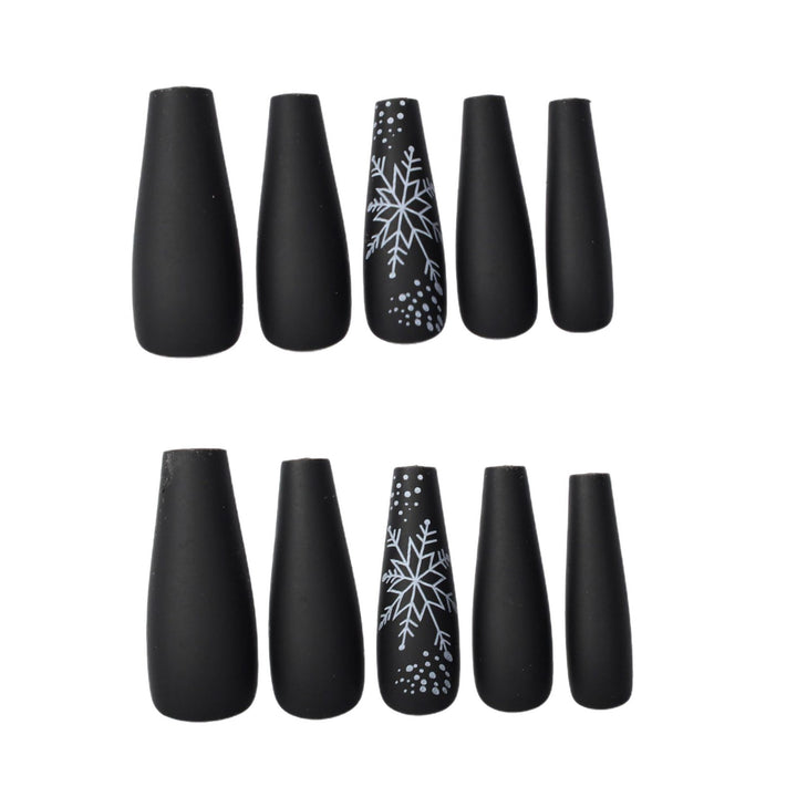 Künstlerisches Winter-Themen Nagelkunst Design Karnz