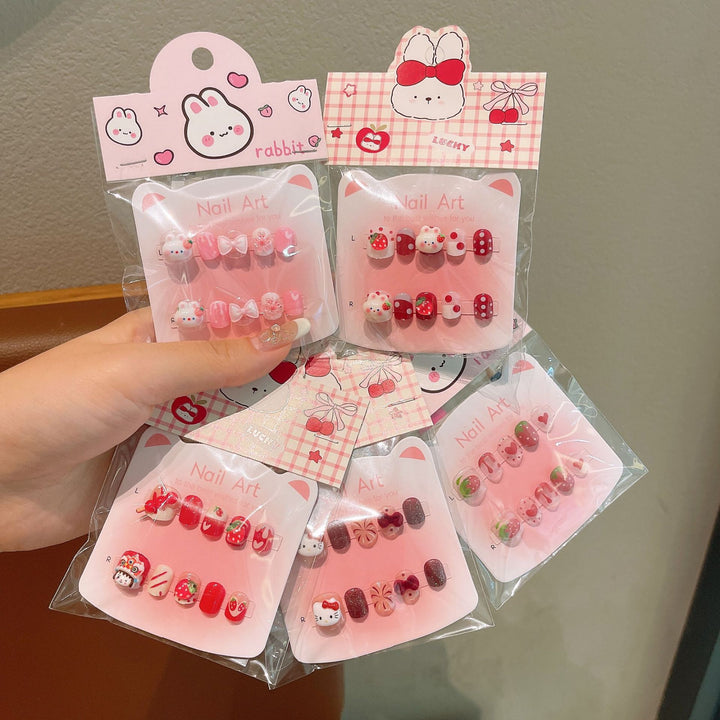 Verspielte Nail Art Kunstnägel Karnz