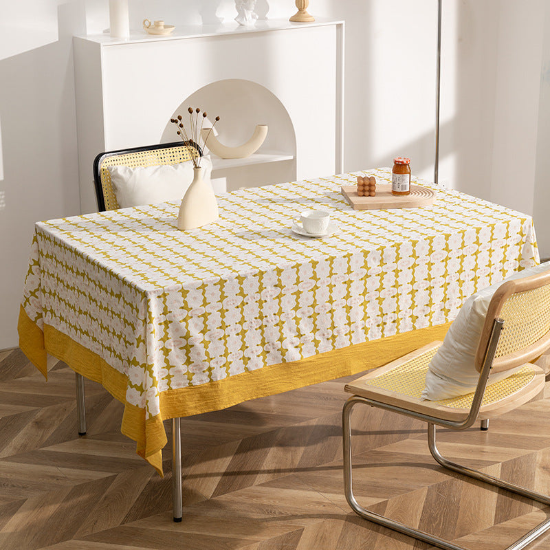 Rechteckige bedruckte Tischdecke mit breitem Saum und geometrischem Rapportmuster