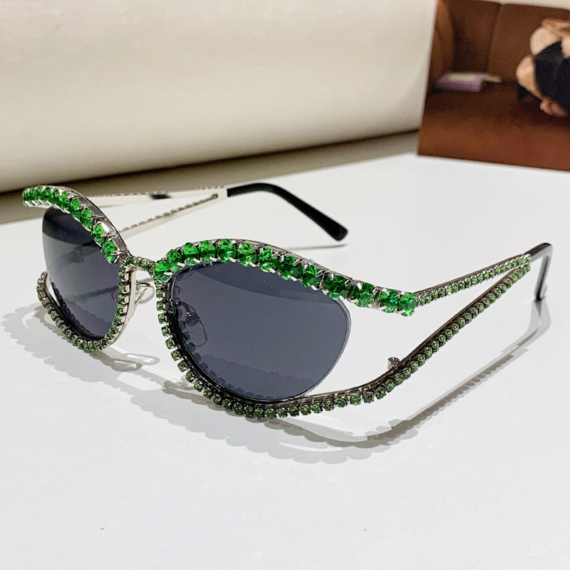 Damen Glamouröse Sonnenbrille mit funkelnden Kristallakzenten Karnz