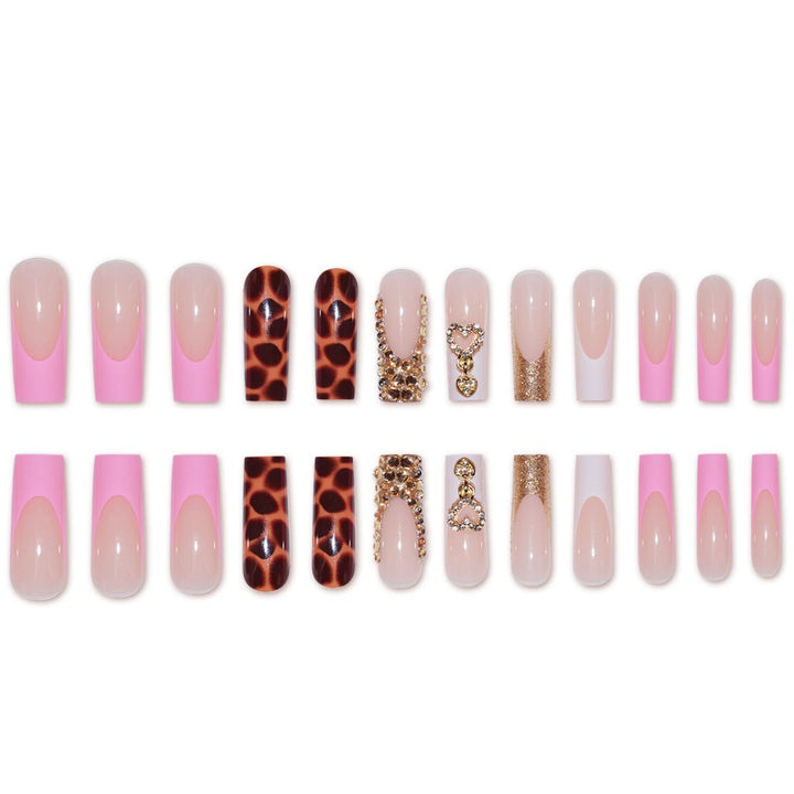 Luxuriöse Designer Press-On Nagelverzierungen Karnz
