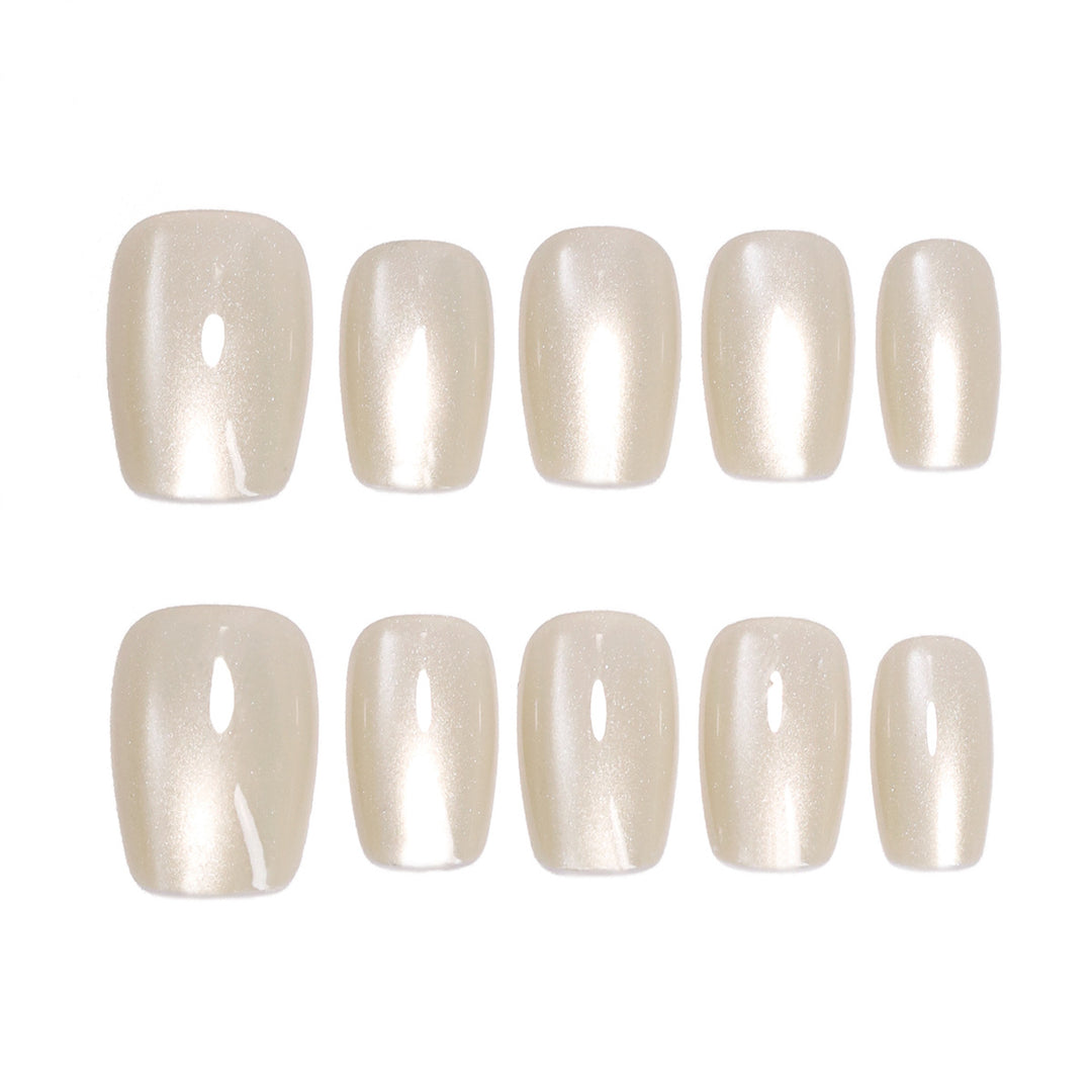 Nagelverlängerungen im eleganten Look Karnz