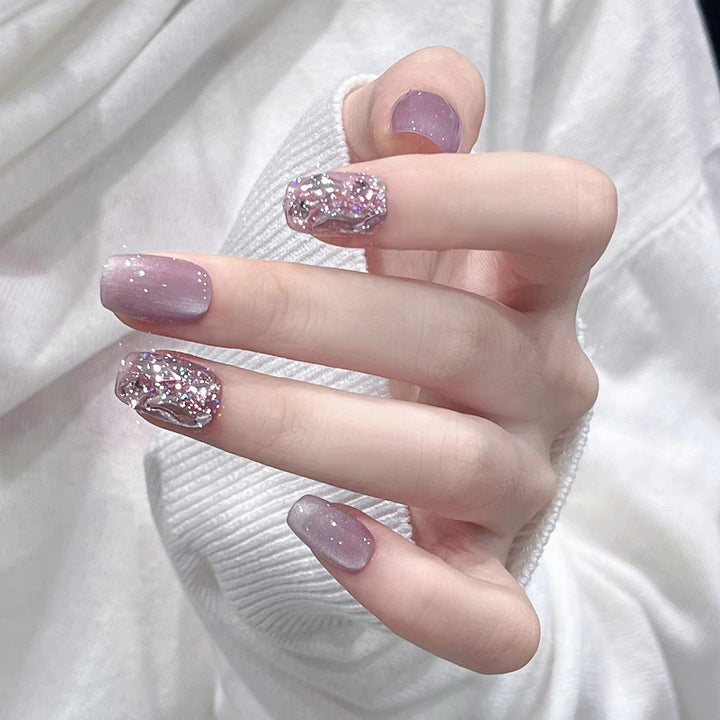 Elegante, glitzernd dekorierte Press-On-Nagelset Karnz