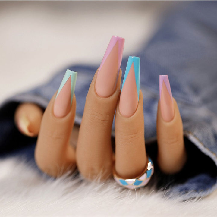 Stiletto Press-On Nail Art Set mit elegantem geometrischen Design