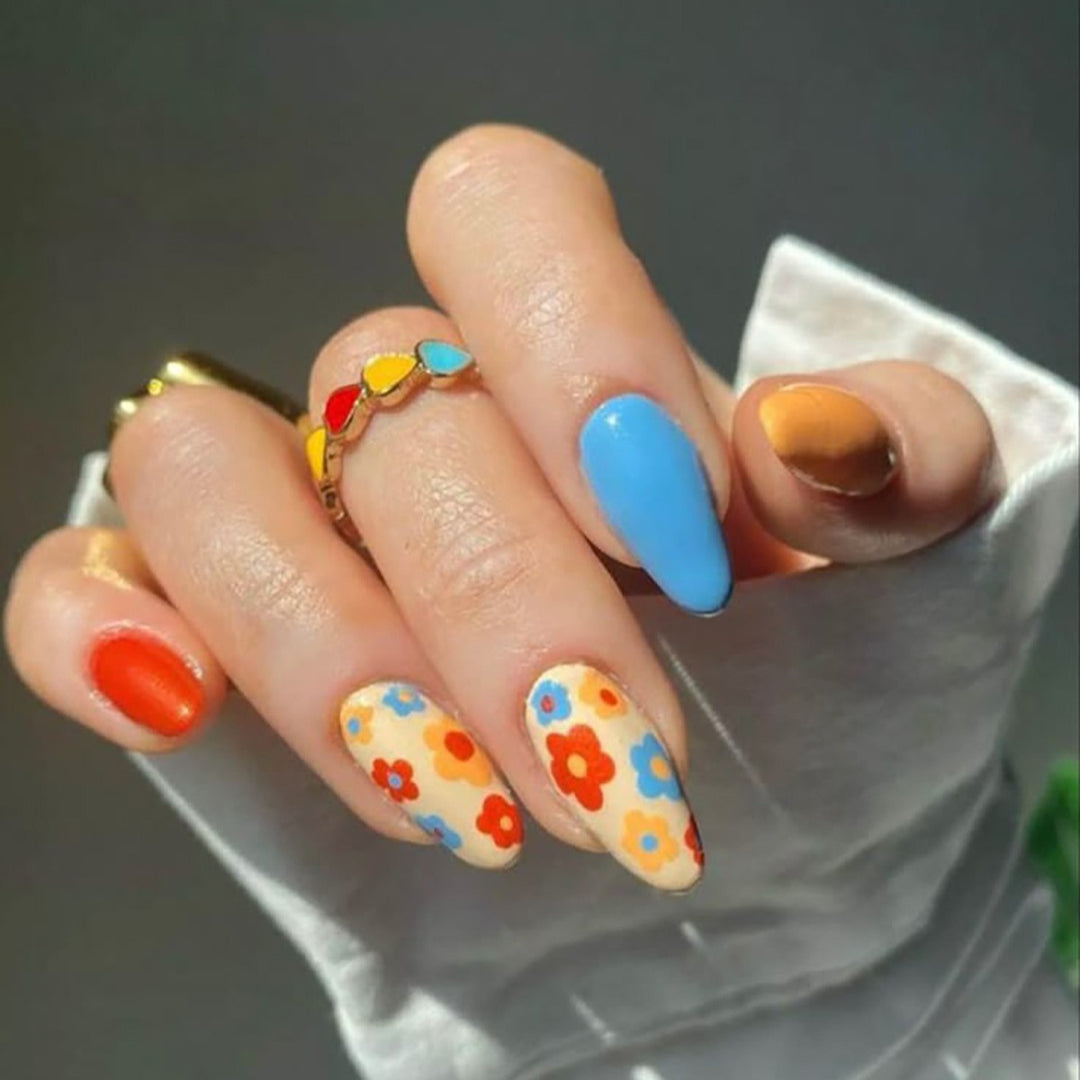 Bunte Blumen Nagelkunst