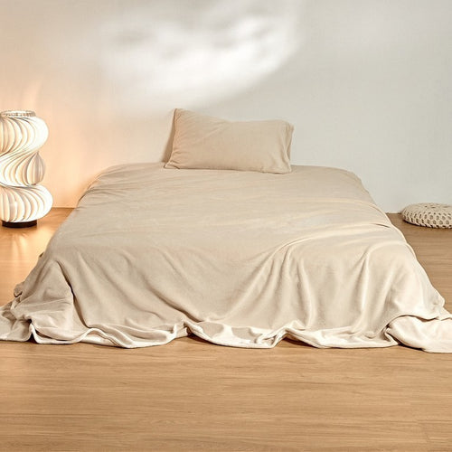 Kuscheldecke aus Mikrofaser mit samtiger Oberfläche und extra großem Format