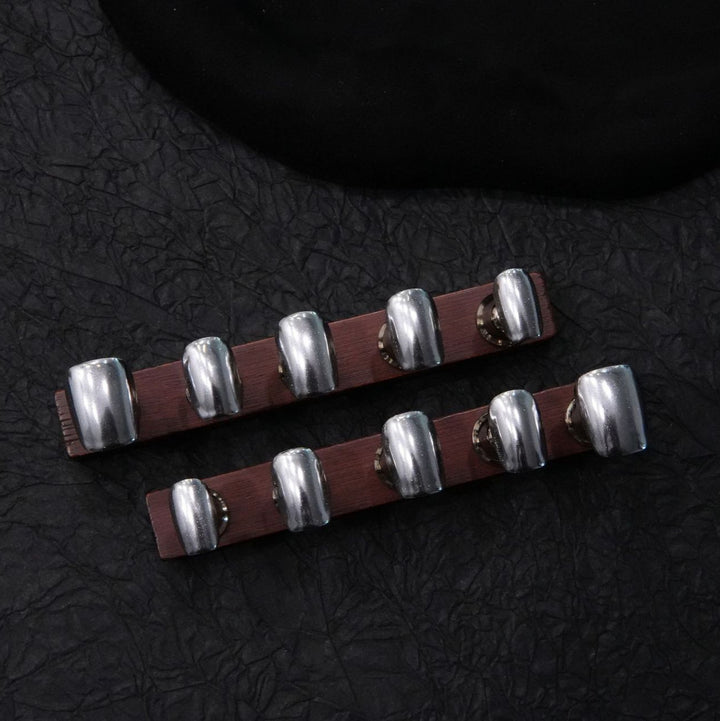 Künstlerische Metallnagelverzierungen