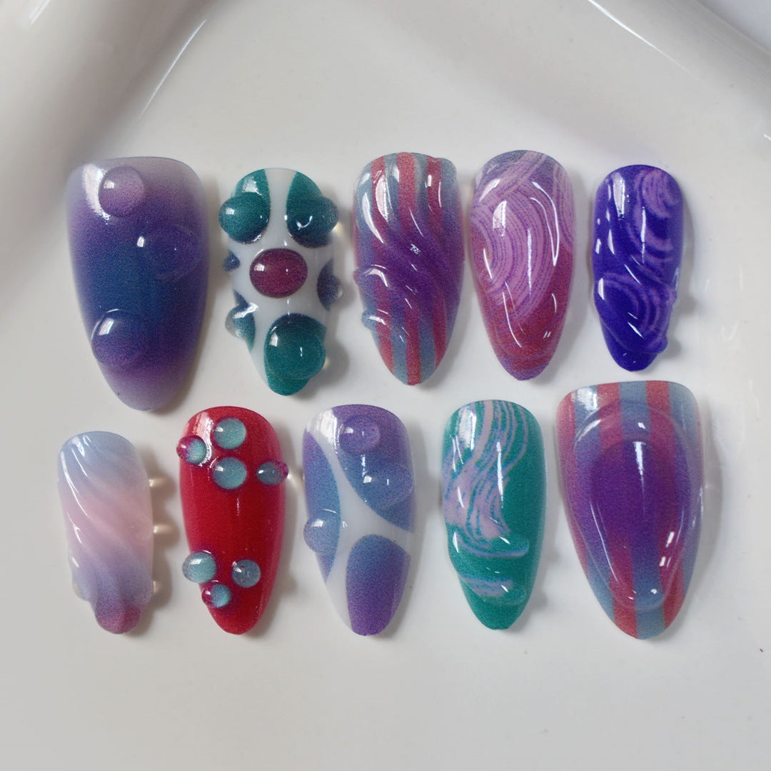 Künstlerisches 3D-Nageldesign Karnz