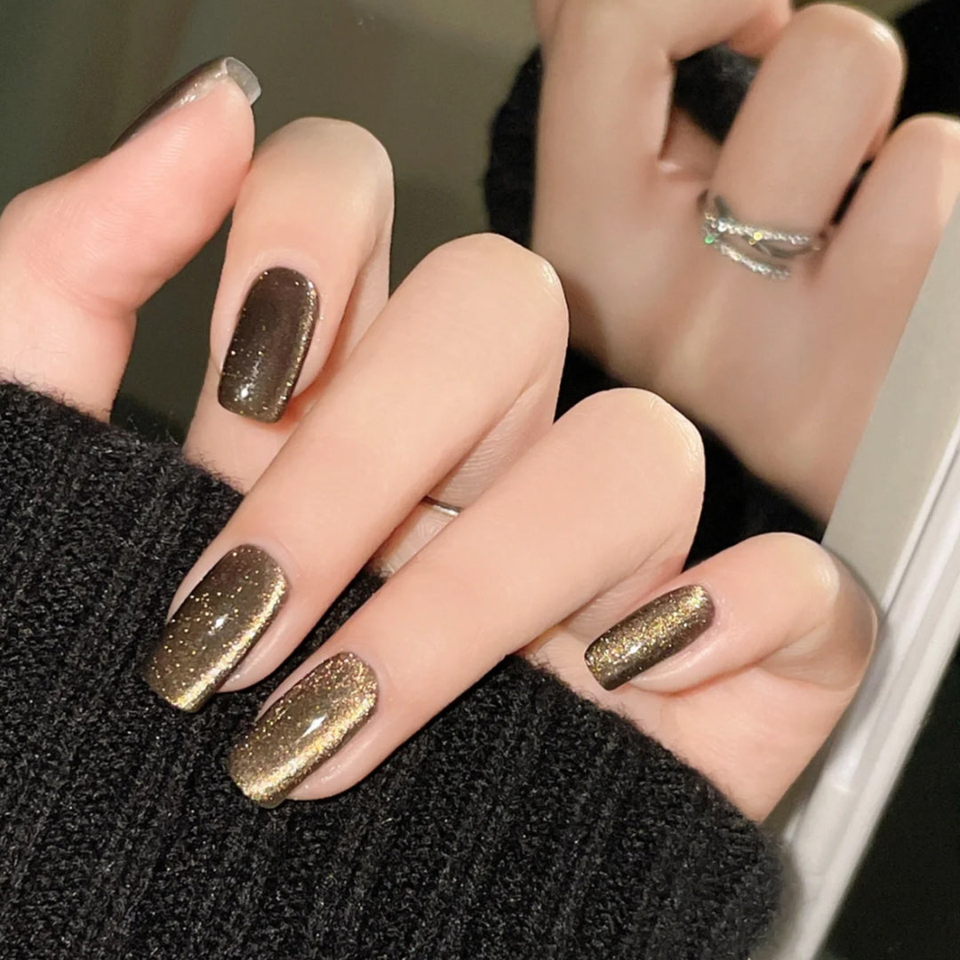 Glänzendes Ombre Nagelkunst Karnz