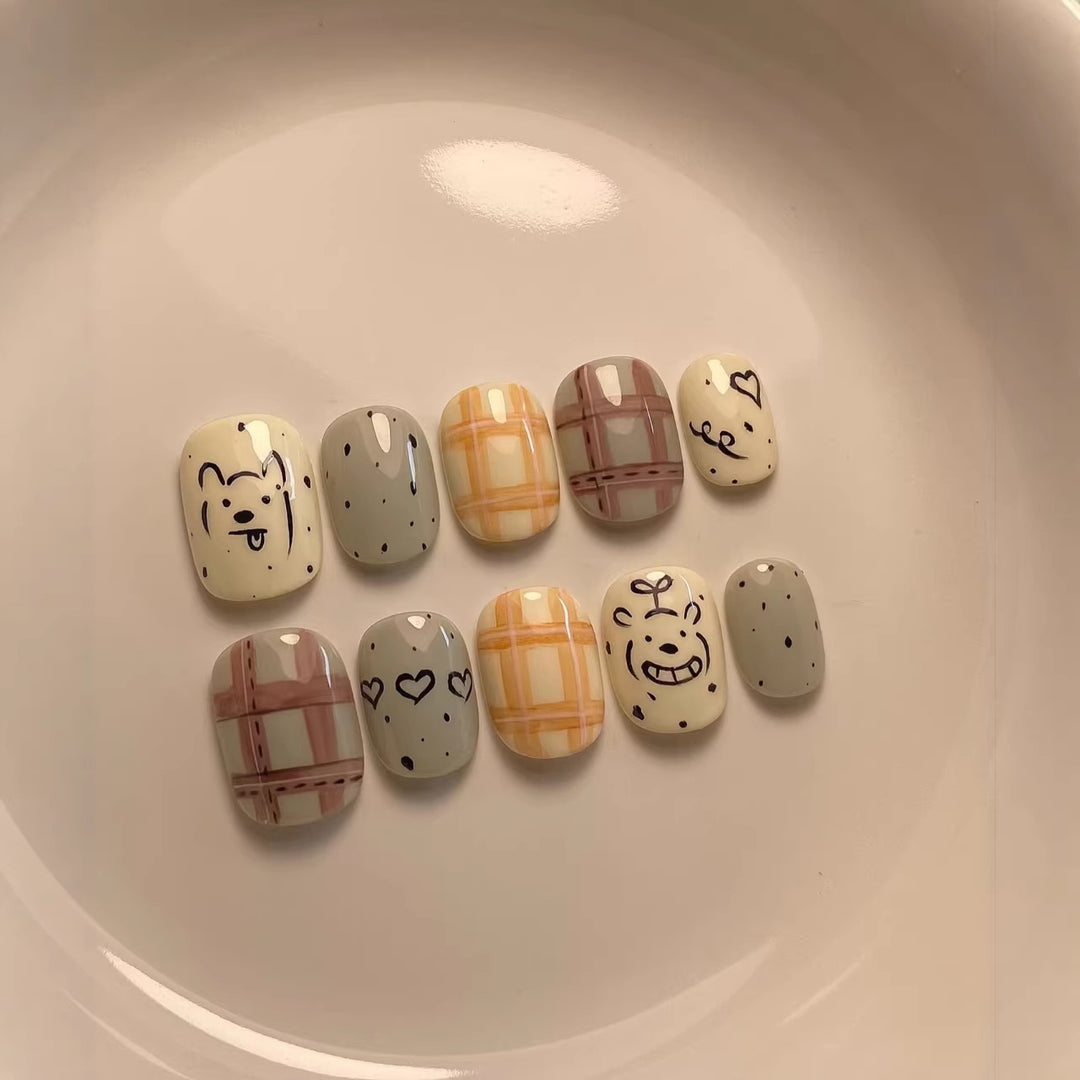 Verspielte Cartoon-Charakter Press-On Nagelkunst Sammlung