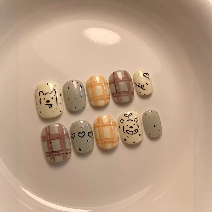 Verspielte Cartoon-Charakter Press-On Nagelkunst Sammlung