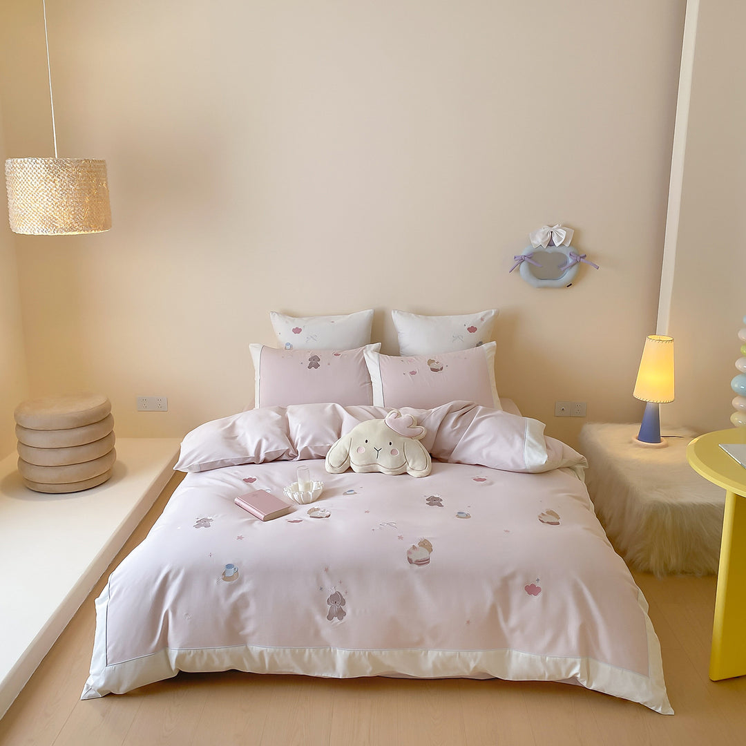 Kinder-Bettwäsche-Garnitur aus Baumwollsatin mit niedlichen Tierprints, Satinkante und extraweichem Finish