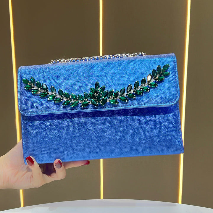 Kristallverzierte Abendtasche