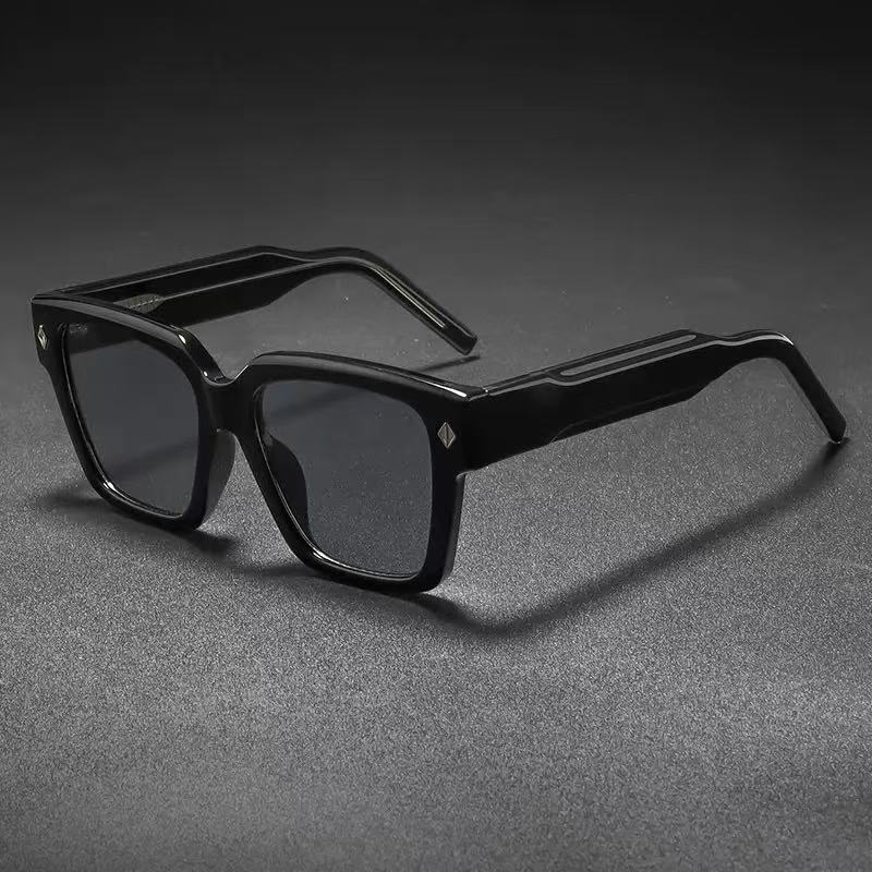 Damen Stylische Sonnenbrille mit markanter quadratischer Fassung Karnz