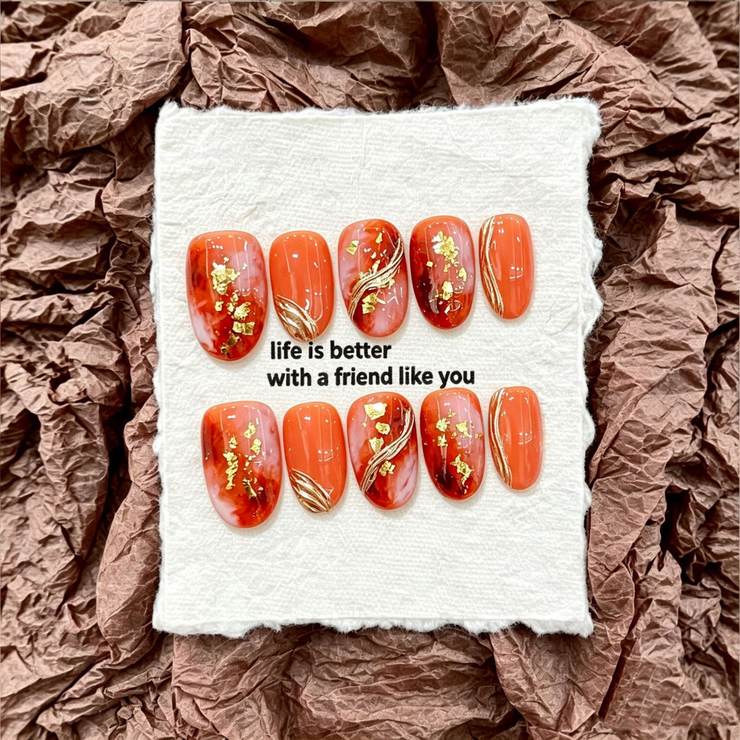 Künstlerisches Press-On Nagelkunstset mit eleganten Blätterakzenten