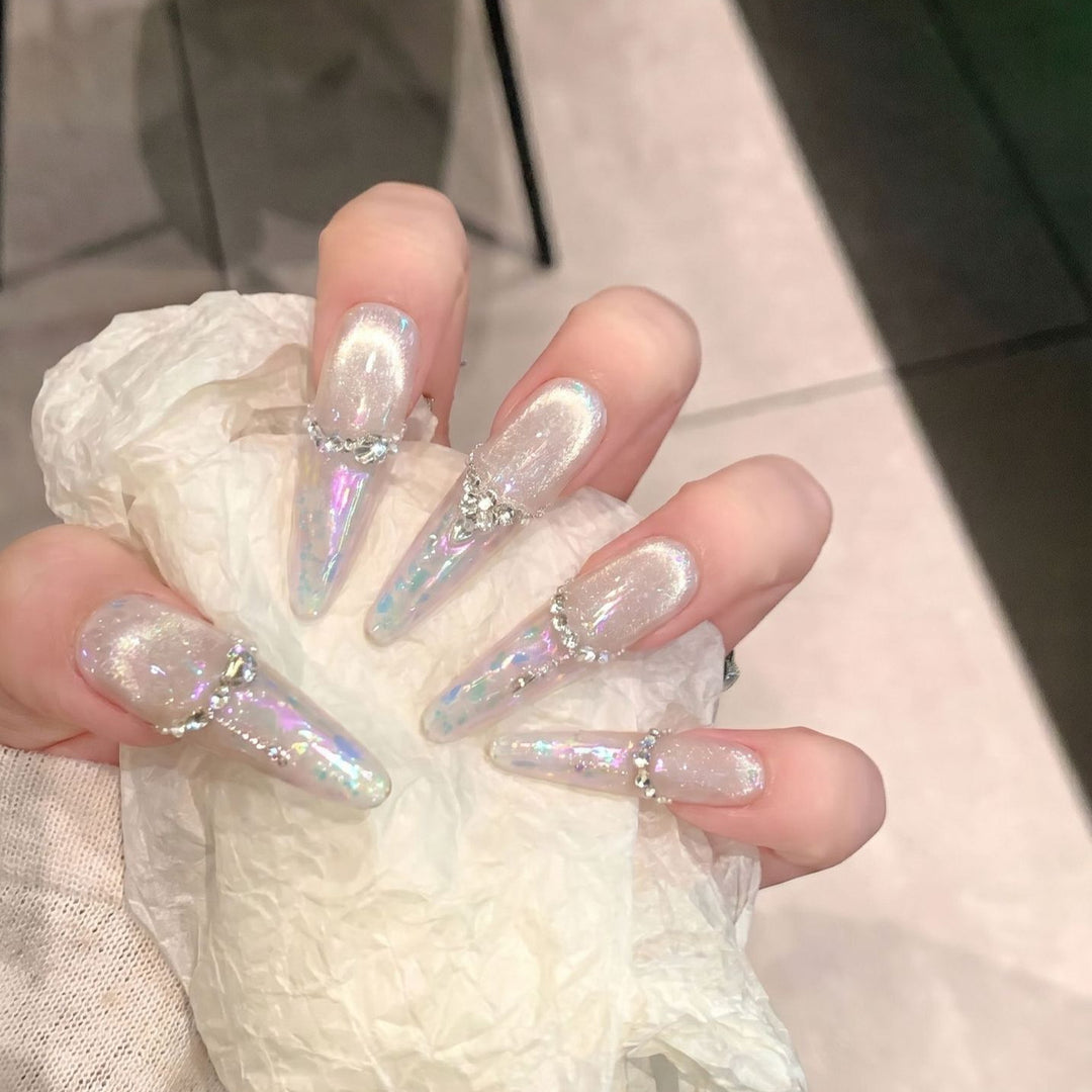 Glamorous Nail Art Karnz