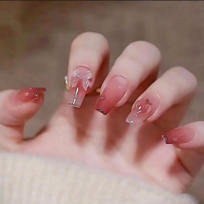 Elegante und Glänzende Nagelkunst Karnz