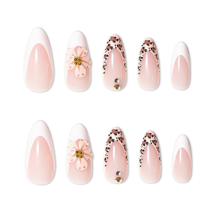 Dekorative Lange Stiletto-Nagelkunst-Verstärkungen Karnz