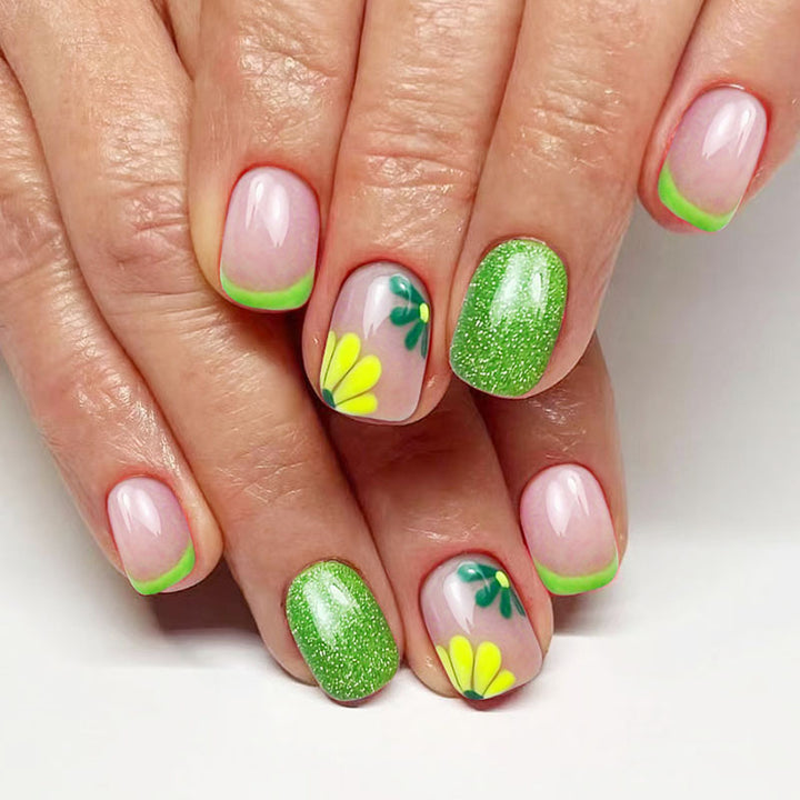 Blumenmuster Nagelkunst