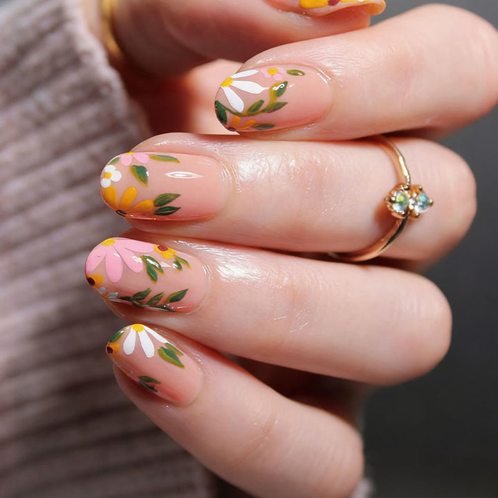 Künstliche Fingernägel Set mit floralen Verzierungen Karnz