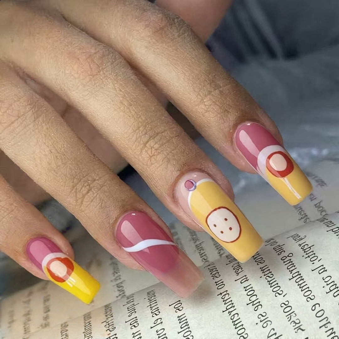 Kreative Kunstnägel mit Modernen Geometrischen Designs Karnz