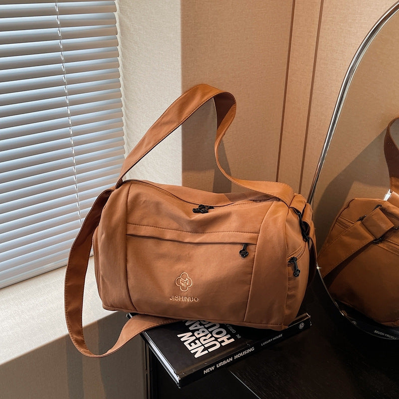 Stylische leichte Duffel Karnz