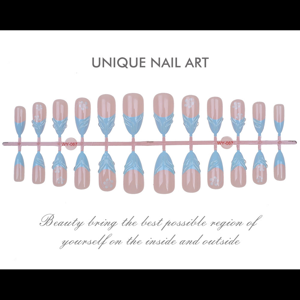 Elegantes blumenmotiviertes Press-On Nagelkunstset Karnz