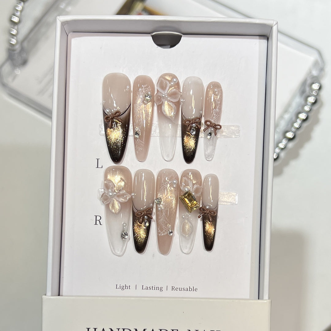 Glamouröse Künstlerische Press-On Nagelverlängerungen Karnz
