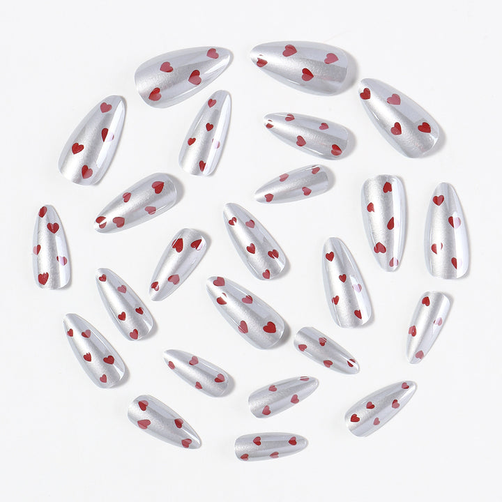 Kunstnagelset mit herzförmigem Design Karnz