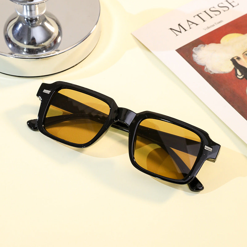 Damen moderne rechteckige Sonnenbrille mit farbigen Gläsern Karnz