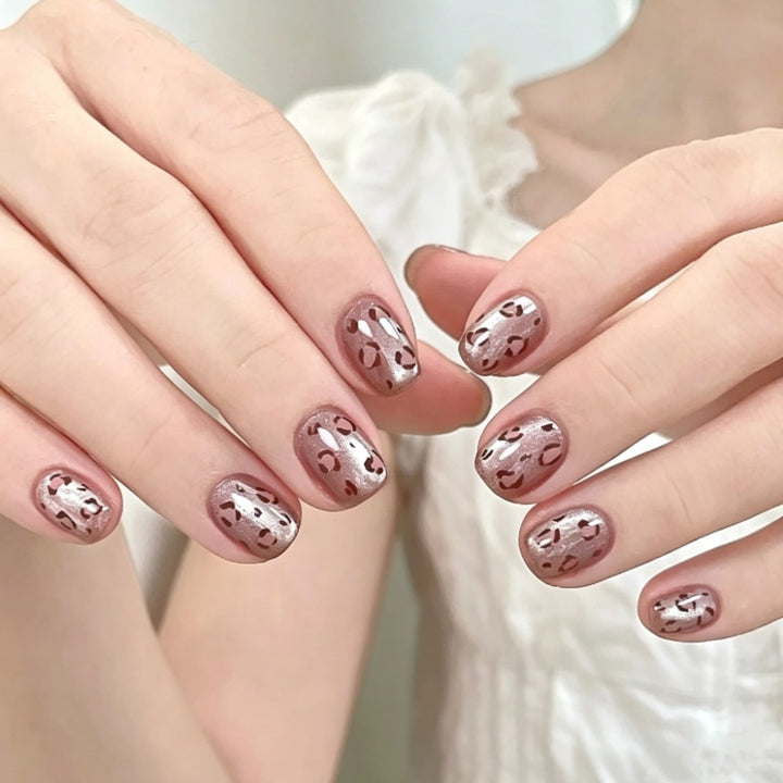 Künstlerisches Press-On-Nagelset mit Leopardenmuster-Design Karnz