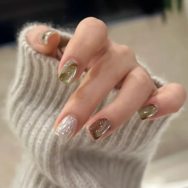 Künstlerische Glitzer Nagelverlängerungen