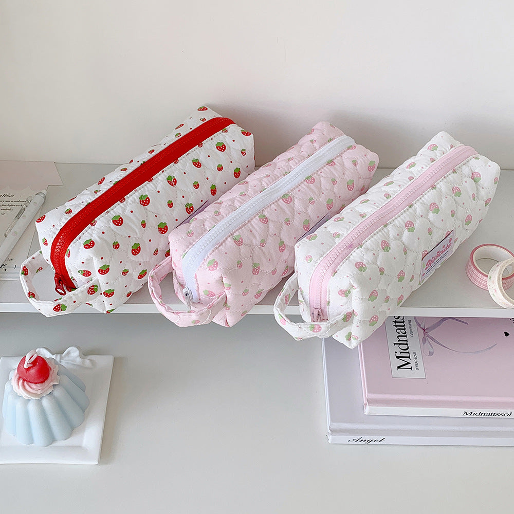 Gepolsterte Beeren-Themen Stiftetasche