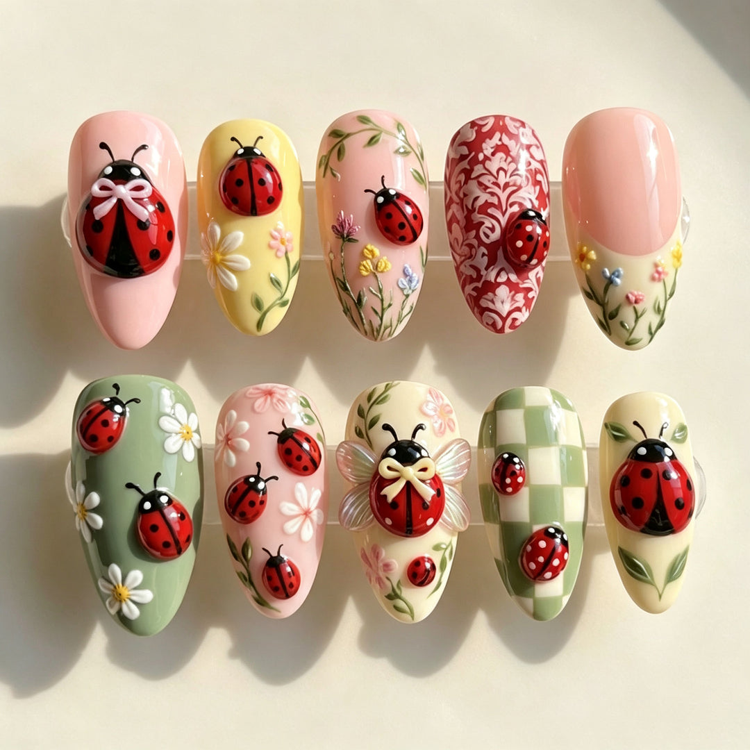 Marienkäfer-Themen Druck-On Nagelkunst