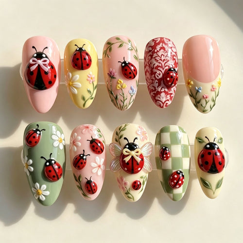 Marienkäfer-Themen Druck-On Nagelkunst