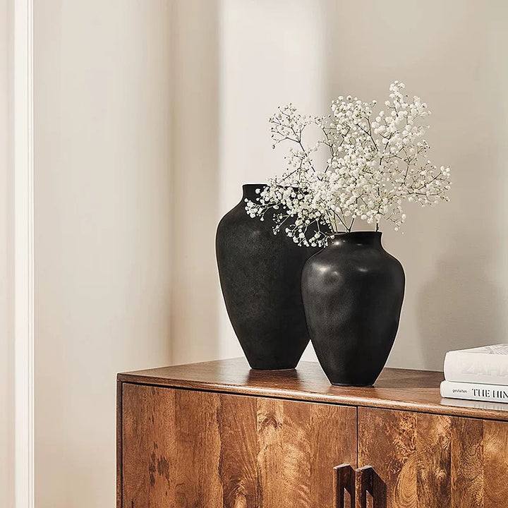 Elegante gewölbte Keramikvase
