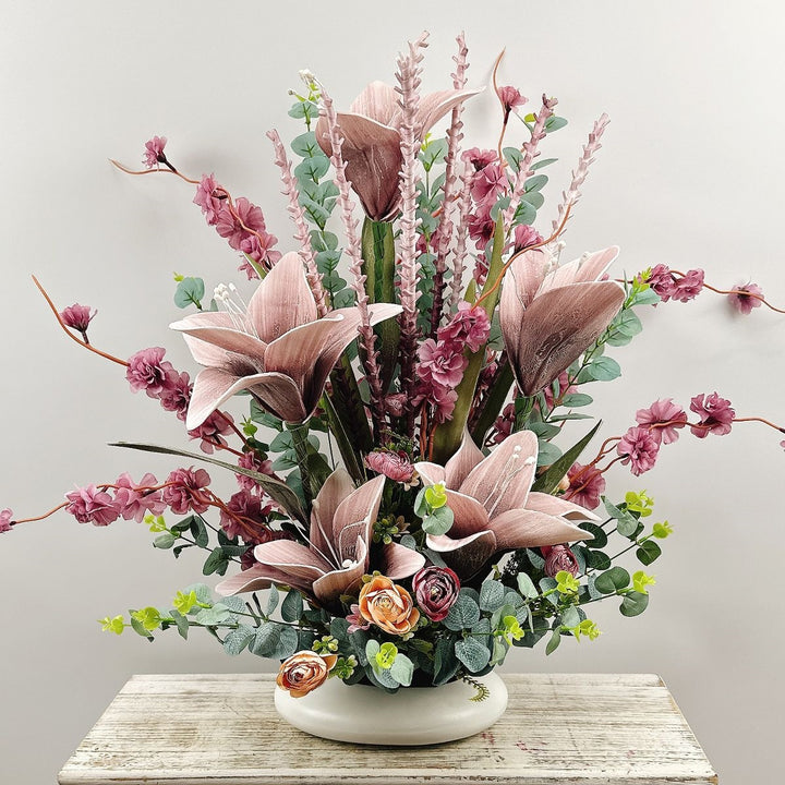 Dekoratives florales Mittelstück Arrangement