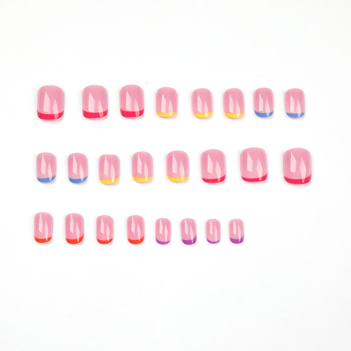 Nagelkunst mit bunten Spitzen Karnz