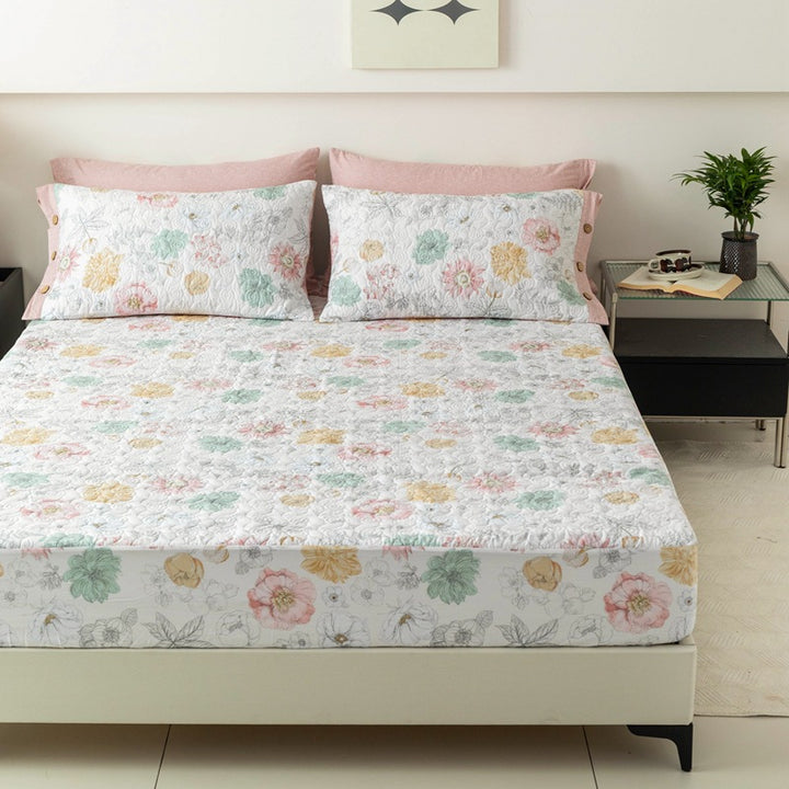 Gepolsterte Bettlaken und Kissenbezug Set mit botanischem Druck