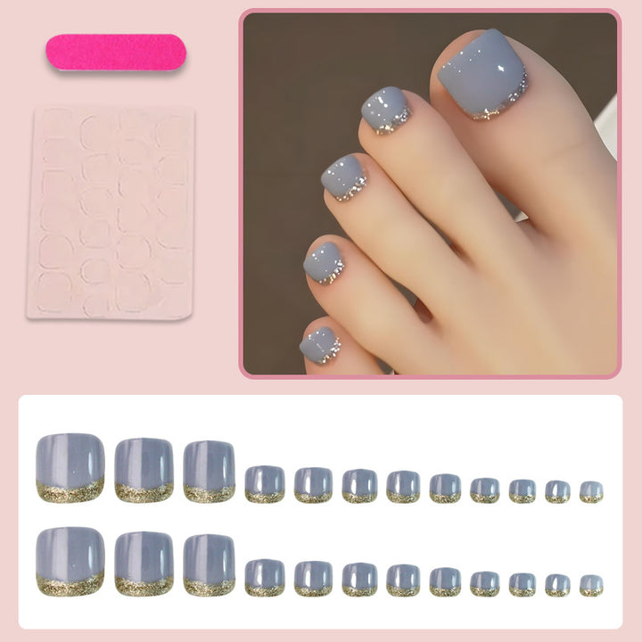 Kunstnagelset mit glamourösen Glitzerakzenten Karnz