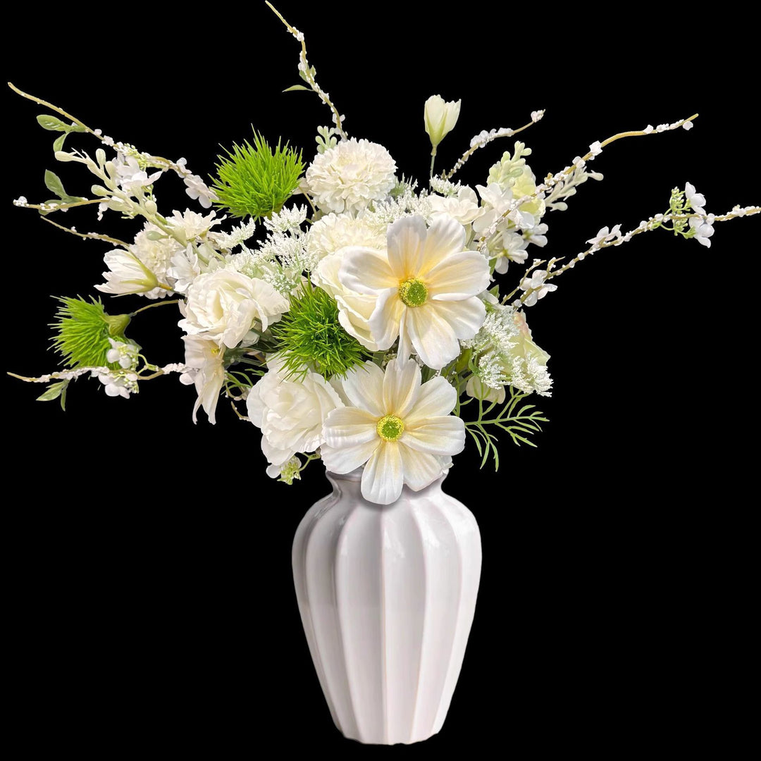 Künstlicher Blumenstrauß mit realistischen Texturen