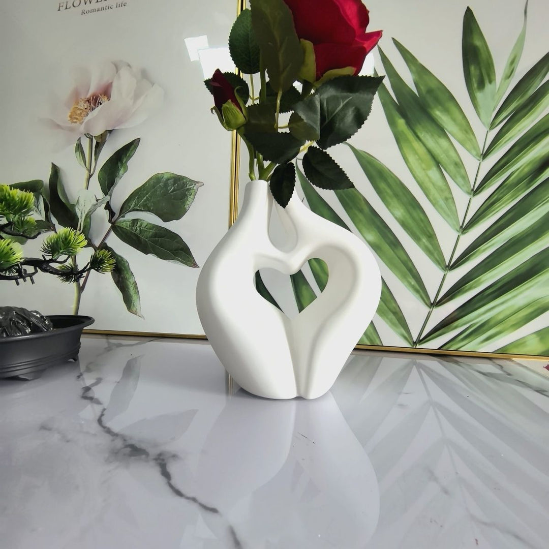 Herzförmige Dekorative Skulptur Karnz