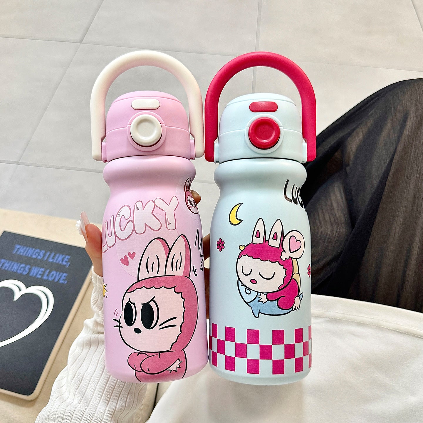 Damen Trinkflasche mit lustigem Tierdesign und ergonomischem Tragegriff Karnz